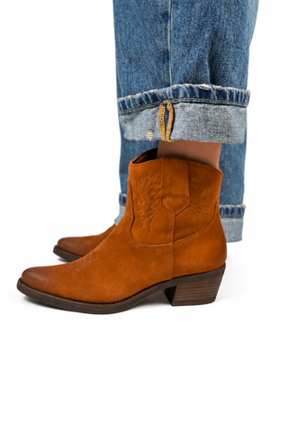 Clara Suede Camel Low