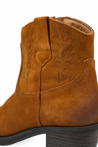 Clara Suede Camel Low